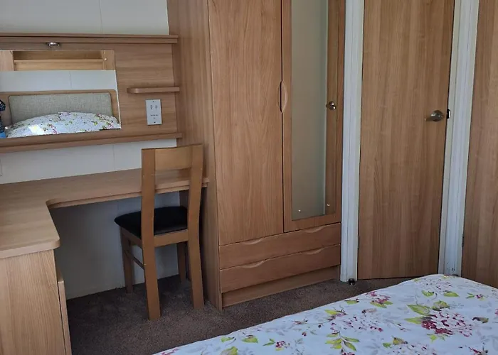 Lyons Robin Hood Caravan Rhyl Sbw 26
